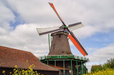 Hollanda 'daki Zaanse Schans' da Windmil