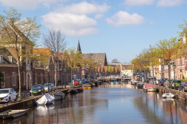 Alkmaar, Hollanda - 04 29 2023: Hollanda 'daki Alkmaar şehri