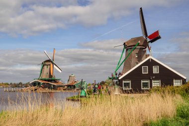 Hollanda 'daki Zaanse Schans' da yel değirmeni