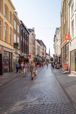 Breda, Hollanda - 06 16 2023: Breda şehrinin sokak manzarası