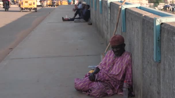 Marzo 2021 Abuja Nigeria Mendigos Personas Incapacitadas Aparecen Las Calles — Vídeo de stock