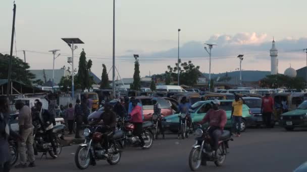 Busy Street People Cars Trucks Motorcycle Rush Hour Busy Road — Vídeo de Stock