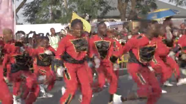 2022年12月4日 尼日利亚卡拉巴尔渡河 卡拉巴尔狂欢节 标志着非洲最大的街头派对和尼日利亚最具文化色彩 也是来自世界各地的尼日利亚人和游客的第一旅游目的地 — 图库视频影像
