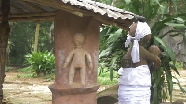 2023年5月30日 Osun Osogbo Nigeria Africa Yoruba Gods Goddess 尼日利亚的Yoruba在生活中崇拜Obatala Esu — 图库视频影像