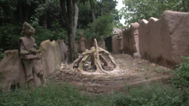 30 Mayıs 2023, osun osogbo Nijerya: Afrika ve Yoruba tanrıları ve tanrıçası. Nijerya 'da Yoruba, Obatala' ya, Esu 'ya, Ifa' ya, Sango 'ya, Orisa' ya tanrıları olarak tapar.