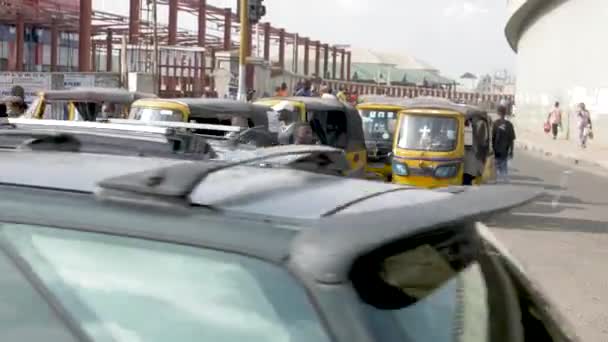 2023年2月4日 尼日利亚拉各斯 高峰时间 繁忙人群 非洲生存和拉各斯市交通堵塞 — 图库视频影像