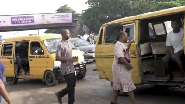Февраля 2023 Года Лагос Нигерия Час Пик Занятые Люди Выживание — стоковое видео