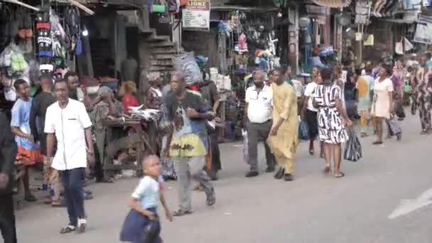 Febbraio 2023 Lagos Nigeria Ora Punta Gente Impegnata Sopravvivenza Africa — Video Stock