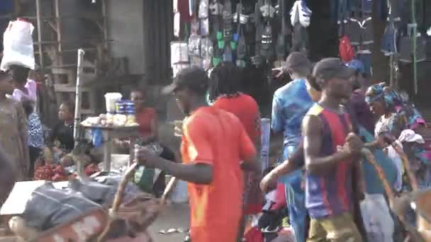 Februar 2023 Lagos Nigeria Myldretiden Travle Mennesker Afrikas Overlevelse Trafikpropper – Stock-video
