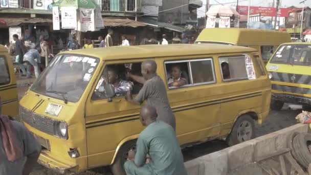 Февраля 2023 Года Лагос Нигерия Час Пик Занятые Люди Выживание — стоковое видео