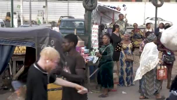 2023年2月4日 ラゴス ナイジェリア ラッシュアワー 忙しい人々 アフリカの生存とラゴス市の交通渋滞ナイジェリア — ストック動画