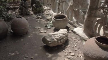 30 Mayıs 2023, osun osogbo Nijerya: Adunni Olorisha olarak bilinen Susanne Wenger, Avusturyalı-Nijeryalı sanatçı ve Yoruba rahibesi Afrika 'daki antik Yoruba topraklarında yaratıcı sanat ve kültür çalışmaları 