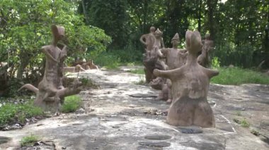 30 Mayıs 2023, osun osogbo Nijerya: Adunni Olorisha olarak bilinen Susanne Wenger, Avusturyalı-Nijeryalı sanatçı ve Yoruba rahibesi Afrika 'daki antik Yoruba topraklarında yaratıcı sanat ve kültür çalışmaları 