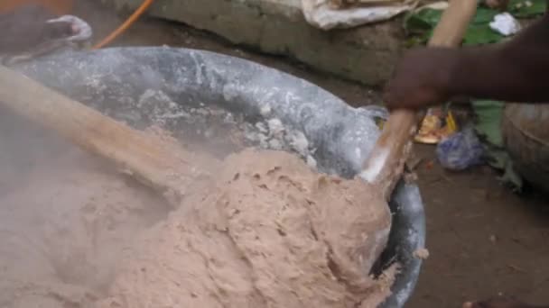 Mei 2022 Lagos Nigeria Afrikaanse Chef Kok Kookt Bereidt Populaire — Stockvideo