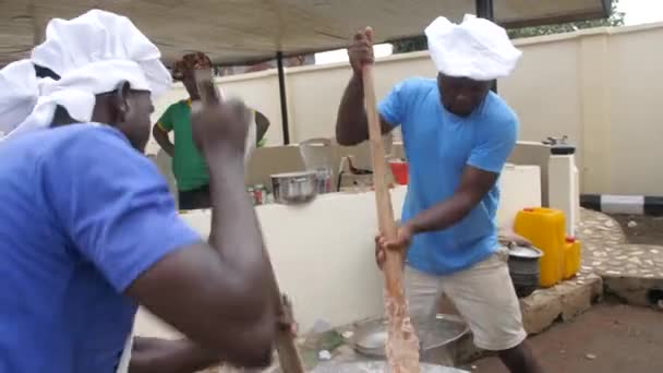 Maio 2022 Lagos Nigéria Chef Africano Cozinhar Preparar Pratos Populares — Vídeo de Stock