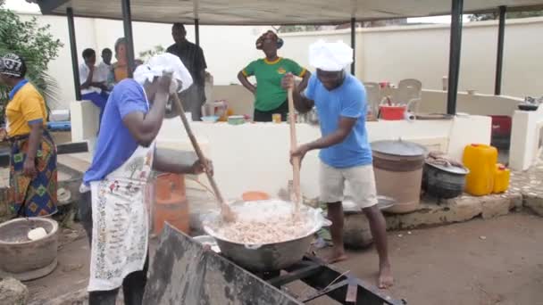 Maio 2022 Lagos Nigéria Chef Africano Cozinhar Preparar Pratos Populares — Vídeo de Stock