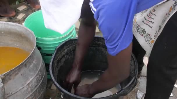 Mayıs 2022 Lagos Nijerya Afrikalı Aşçı Nijerya Nın Popüler Yemeklerini — Stok video