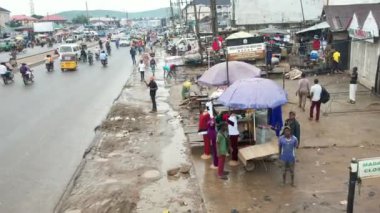 24 Mayıs 2022, Lagos Nijerya: Kirli bölge, sel ve taşan çamurlu su Afrika genelinde evlerde yaygın hasara yol açıyor