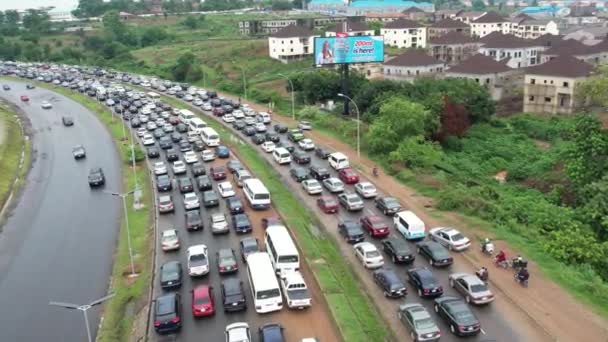 2022年4月21日 ファクトア ナイジェリア アフリカの車 ハイトラフィック 渋滞の長い列 — ストック動画