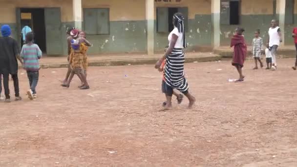 Nisan 2023 Makurdi Benue Eyaleti Nijerya Afrika Nijerya Çocukları Kameranın — Stok video
