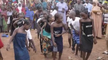 27 Mayıs 2023, Jikwoyi Abuja Nijerya: Afrika okulları geleneksel kültür dansçısı devlet okulu Afrika 'da sahne aldı