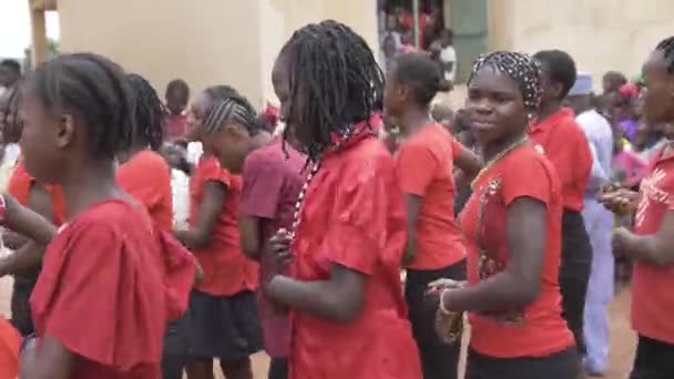 2023年5月27日 尼日利亚阿布贾Jikwoyi 非洲公立学校传统文化舞蹈家表演 — 图库视频影像