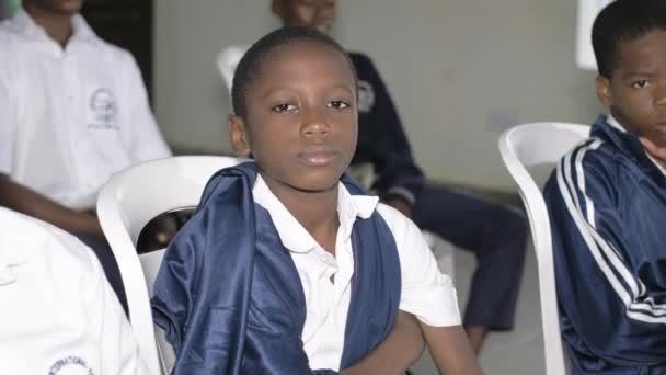 Agosto 2023 Abuja Nigeria Estudiante África Nigeria Sentado Frente Computadora — Vídeos de Stock