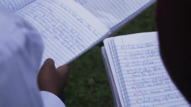 August 2023 Abuja Nigeria Afrikaschüler Lernen Hörsaal Heben Die Hand — Stockvideo