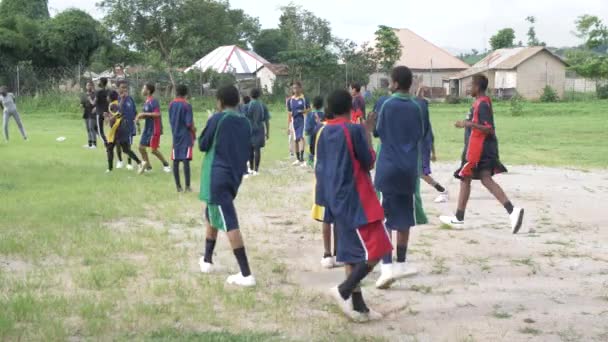 Agosto 2023 Abuja Nigeria Escolares Realizando Ejercicios Coreográficos Deportivos Entorno — Vídeos de Stock