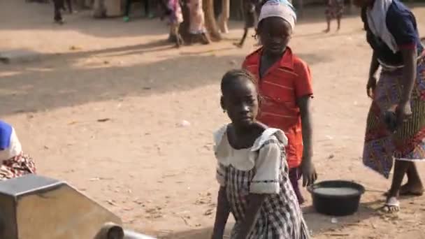Jan 2024 Gwalada Nigeria Niña Desnutrida Debido Pobreza Extrema Hambre — Vídeo de stock