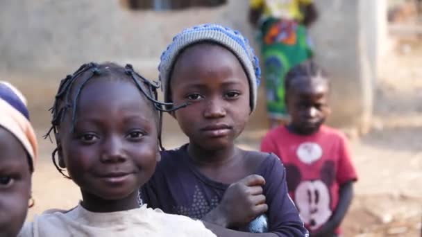 2024年7月9日 尼日利亚Gwalada 尼日利亚非洲因极端贫穷 干旱和气候变化而营养不良的儿童 非洲农村儿童生活条件差非洲的贫困饥饿 — 图库视频影像