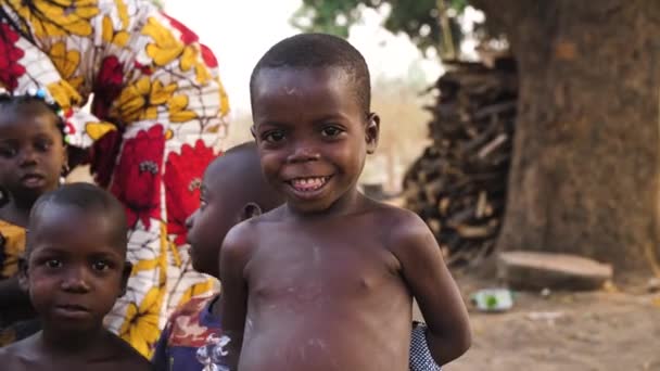 Янв 2024 Гвалада Нигерия Недоеденный Ребенок Крайней Нищеты Голода Засухи Стоковый Видеоролик