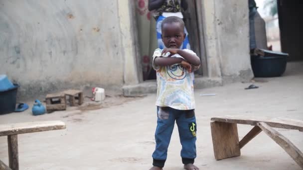 Januar 2024 Gwalada Nigeria Unterernährtes Kind Aufgrund Extremer Armut Hunger — Stockvideo