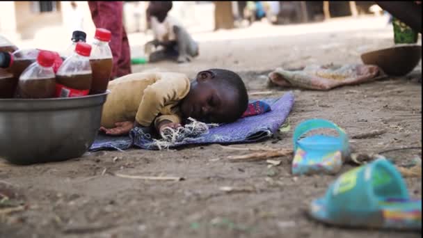 Янв 2024 Гвалада Нигерия Недоеденный Ребенок Крайней Нищеты Голода Засухи Лицензионные Стоковые Видеоролики