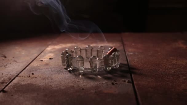 One Cigarette Butt Smoking Ashtray — Αρχείο Βίντεο