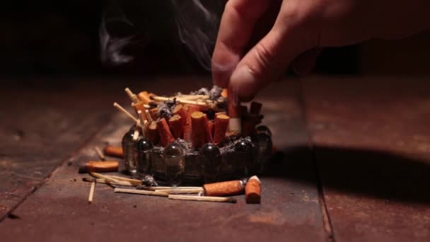 Smoker Extinguishes Cigarette Butt Pile Cigarette Butts Ashtray Close — Stock videók