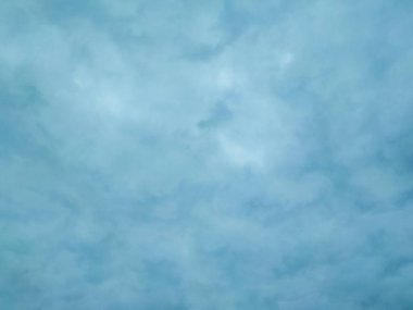 Mavi Gökyüzü ve Bulutlar