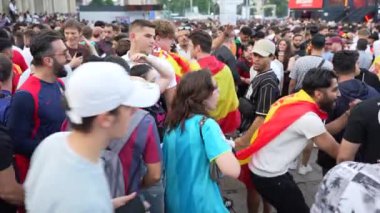 Stuttgart, Almanya, 05 Temmuz 2024. İspanya, EURO 2024 'te Almanya' yı yendi, İspanyol taraftarlar takımlarının EURO zaferine sevindiler.,