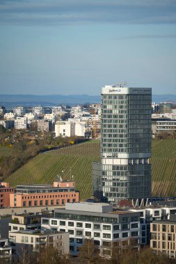 Stuttgart, Almanya 20 Mai 2025. Stuttgart 'taki Radisson Blu Otel manzarası. Porsche Tasarım Kulesi Stuttgart 'taki Radisson Blu Oteli' nin dikey fotoğrafı 2023 yılında açıldı.