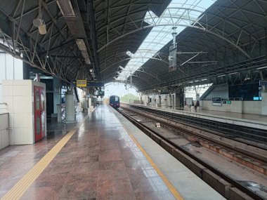 Metro Treni 'nin Gelişi Kırsal Fotoğrafçılığa Yakalandı