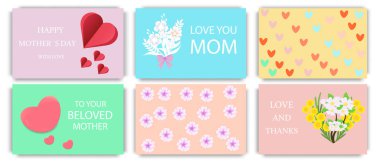 Bir dizi Anneler Günü tebrik kartı içinde çiçekler ve arka planda yatak renklerinde kalpler var. Tatil konsepti. Vektör illüstrasyonu.