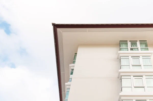 Apartman Épület Kék Felett Alacsony Szögű Külső Kilátás Modern — Stock Fotó