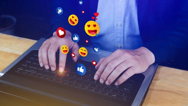 Social Media Online Digital Concept Businessman Using Laptop Sending Emojis — Stock Photo, Image