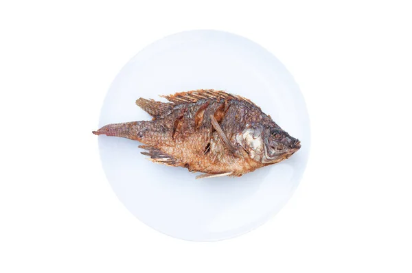 Gebratener Fisch Tilapia Auf Weißem Teller Isoliert Auf Weißem Hintergrund — Stockfoto