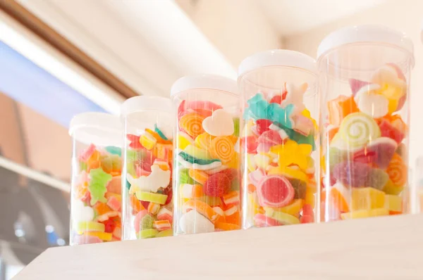 Zselé Édes Ízletes Gyümölcs Cukorka Desszert Színes Cukor Egy Üvegben — Stock Fotó