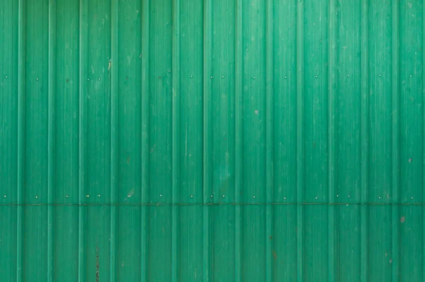 绿色金属波纹围栏 背景金属板围栏 — 图库照片