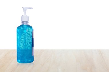 Beyaz arka planda izole edilmiş el yıkama için alkol jeli