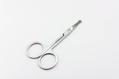 Makas burun saç beyaz arka plan üzerinde