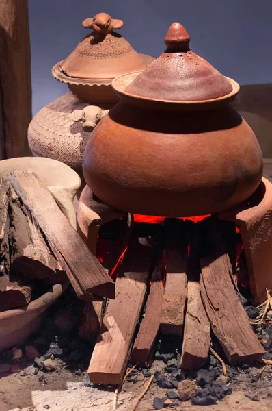 Maceta Cerámica Tradicional Fogata Ladrillo Con Fuego — Foto de Stock