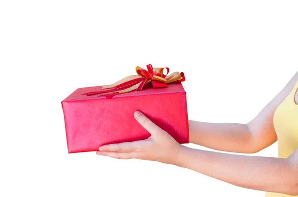 Руки Жінки Тримають Різдвяний Святковий Подарунок Червона Коробка Прикрашеному Святі — стокове фото